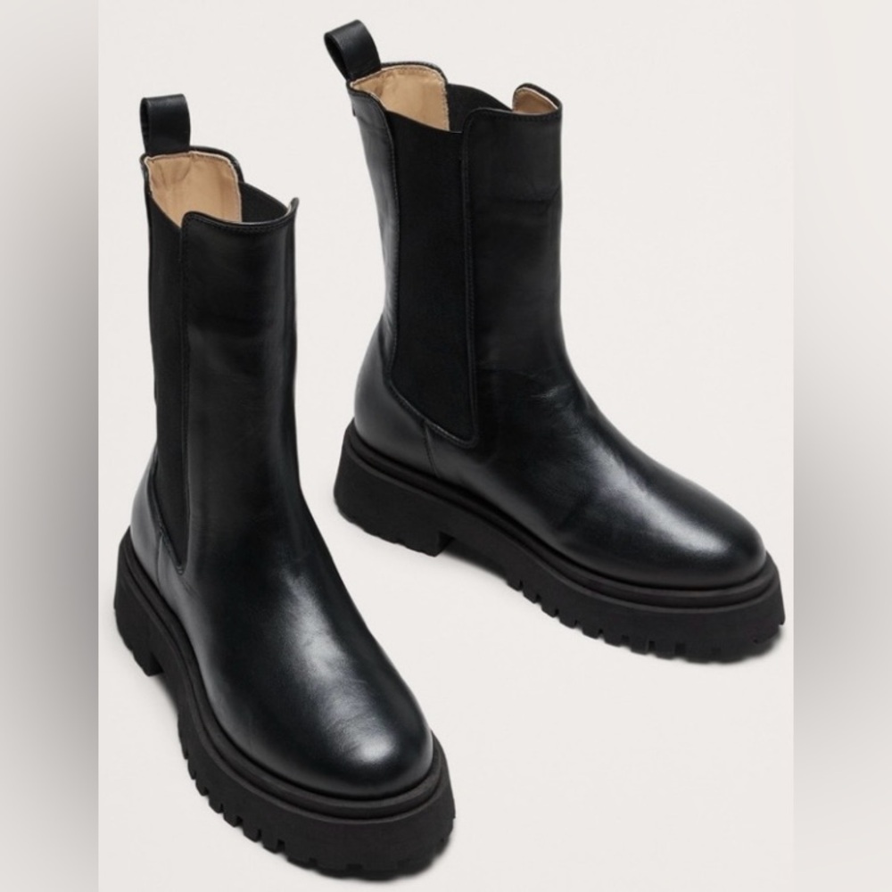 BANANA REPUBLIC ITALIAN LEATHER TALL CHELSEA BOOT - Picture 4 of 15